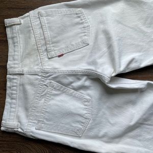 White Levi’s vintage straight leg!
